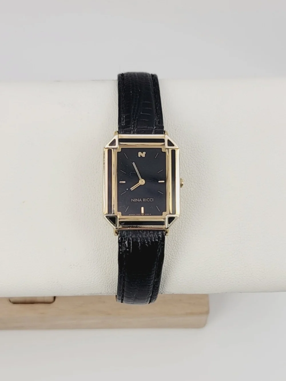 Vintage Nina Ricci 7320-6070 Seiko Quartz Gold Tone Tank Watch Black Dial